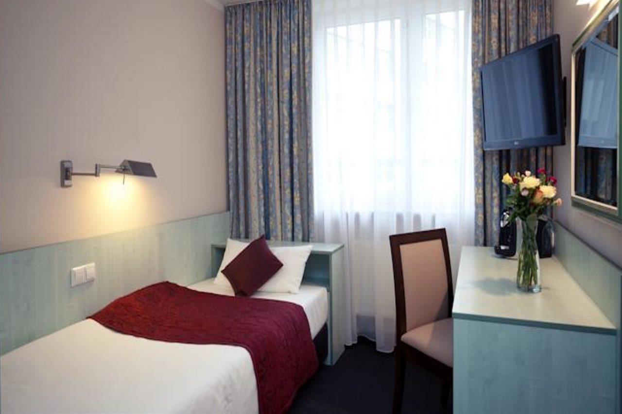 Mercure Frankfurt City Messe Fráncfort del Meno Exterior foto